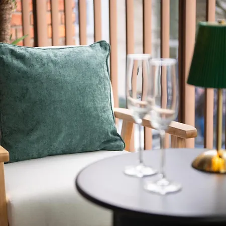 Fulham Luxury High-spec With Large Balcony, Location, Near Fulham And Chelsea Stadiums *