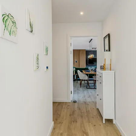 Magnificent New Cross 2br Penthouse With Balcony And Views Apartment London