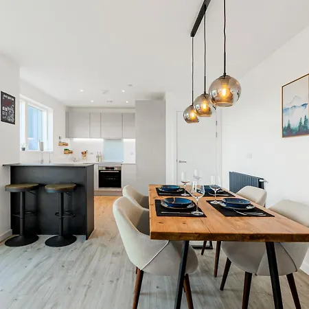 Magnificent New Cross 2br Penthouse With Balcony And Views Apartment *