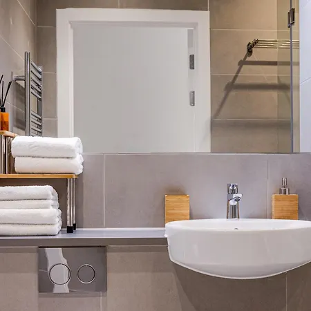 Magnificent New Cross 2br Penthouse With Balcony And Views Apartment *