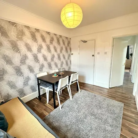 Comfy & Well-located 2br - Walthamstow