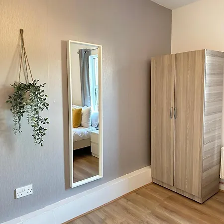 Apartament Comfy & Well-located 2br - Walthamstow