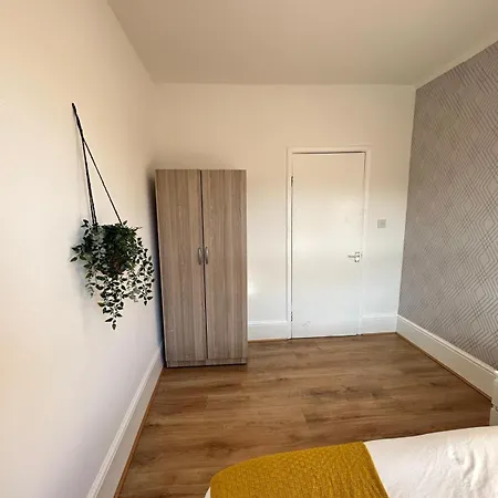 Comfy & Well-located 2br - Walthamstow Apartament Londyn
