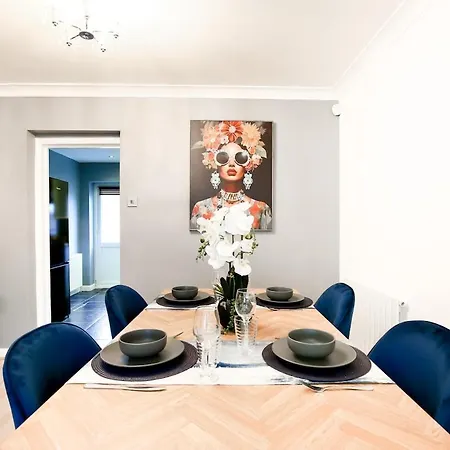 Hébergement de vacances Reductions On Short - Chic & Cosy, Modern Nightingale Retreat! Easy Access To Tottenham Hotspurs Enfield