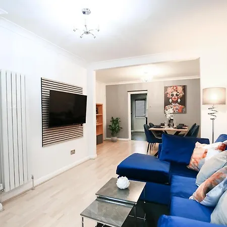 Reductions On Short - Chic & Cosy, Modern Nightingale Retreat! Easy Access To Tottenham Hotspurs Hébergement de vacances
