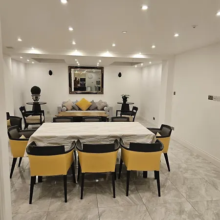 Care London- Elegant & Central, Sloane Avenue, Chelsea * London