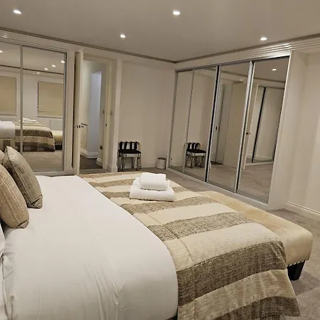 Care London- Elegant & Central, Sloane Avenue, Chelsea Ferienhaus