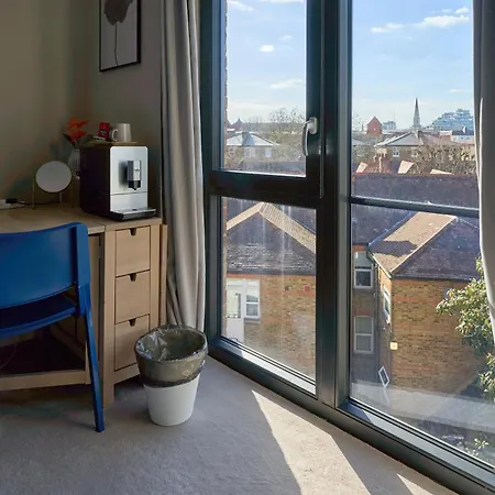 Double Bedroom In New-build Near Broadway Ealing