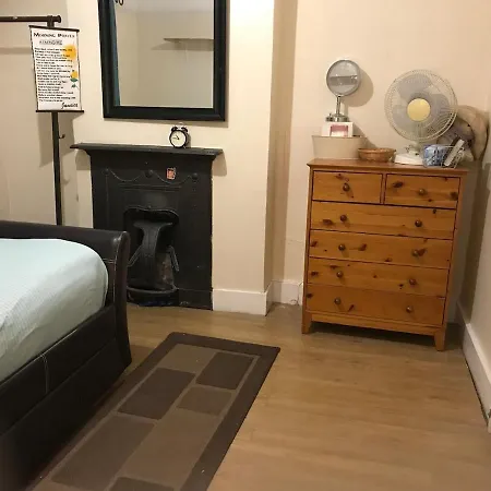 Comfy London With Parking Apartment *