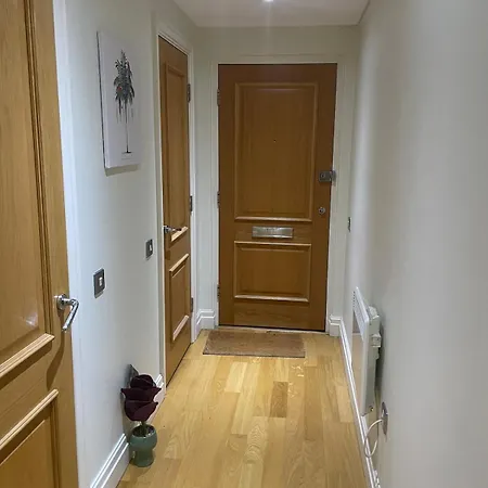 Away From - Flat In Paddington