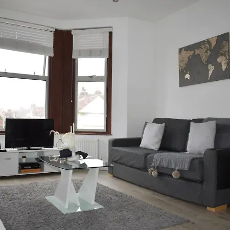 Vakantiehuis Modern 1 Bedroom In