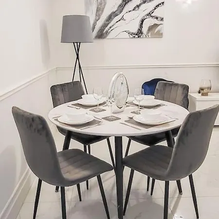 Holiday home Stunning 2 Bedroom In Canary Wharf London