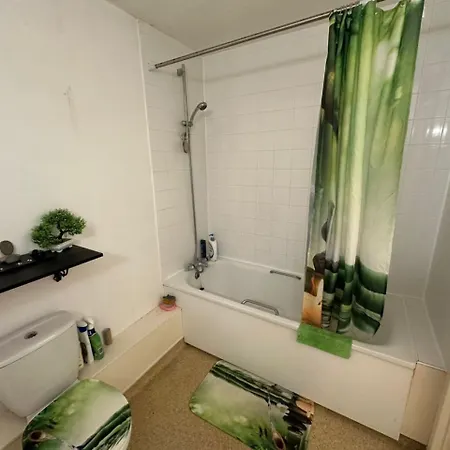 Luxurious Bedroom In One Bed Apartment