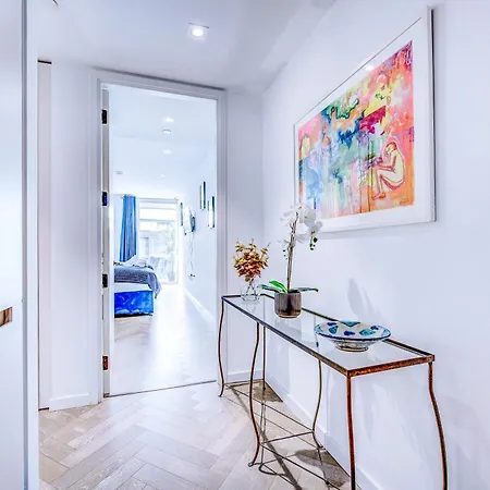 Pristine In Battersea By 53 Degrees Property, Ideal For Long Term Stays! * לונדון