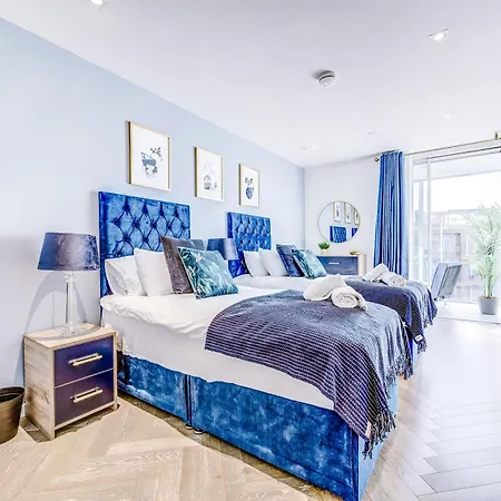 Pristine In Battersea By 53 Degrees Property, Ideal For Long Term Stays! דירה לונדון