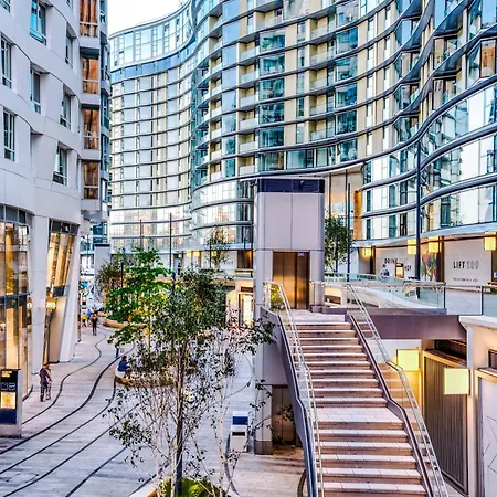 Pristine In Battersea By 53 Degrees Property, Ideal For Long Term Stays! דירה