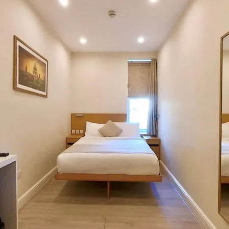 Nox Olympia Hotel Londen