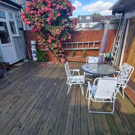 Private In London, Homestay
