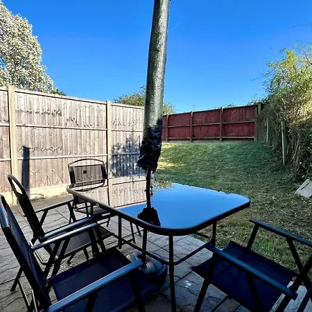 Holiday home Abbey Wood Garden Retreat: Elizabeth Line Access To London
