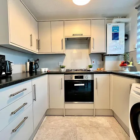 Holiday home Abbey Wood Garden Retreat: Elizabeth Line Access To London *