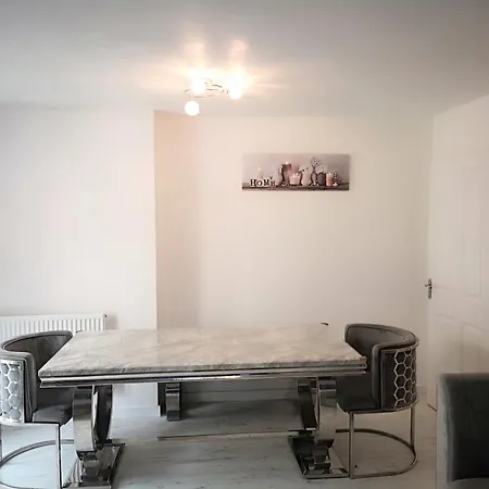 Harrow Home Apartment