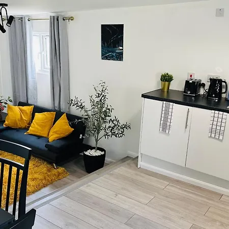 Cosy And Comfy Homestay London