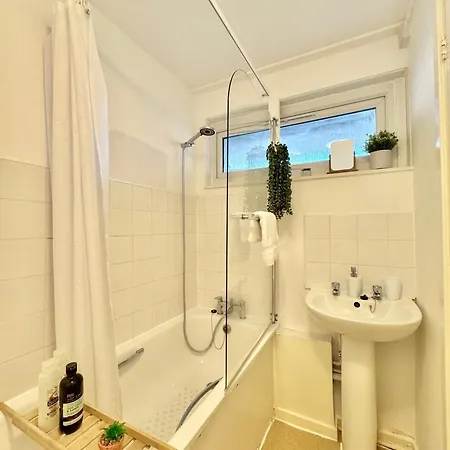 Stunning Apartment, Sleeps 4, London, 1 Bedroom, Zone 1, Kennington - Open For Business Stays, Long And Families Relocating Apartment