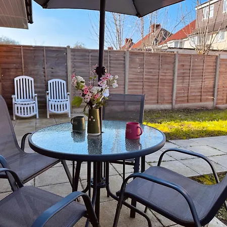 Apartment Garden 1-bed Flat 30min To Downtown & Free Parking