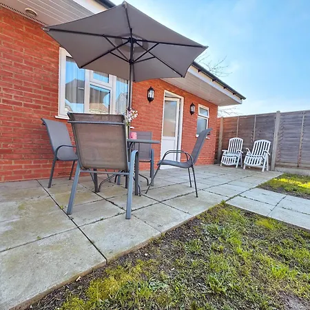 Garden 1-bed Flat 30min To Downtown & Free Parking Londres