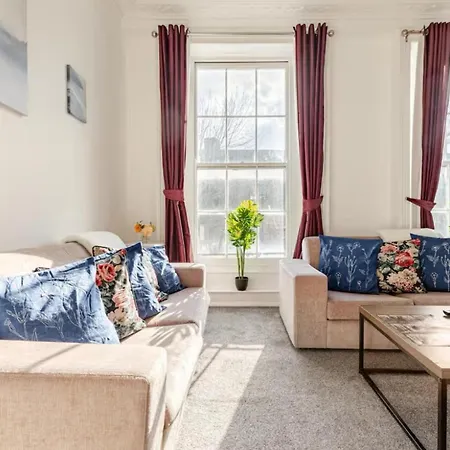 Camden - 3 Bedrooms - Sleeps 6 - Near Underground *