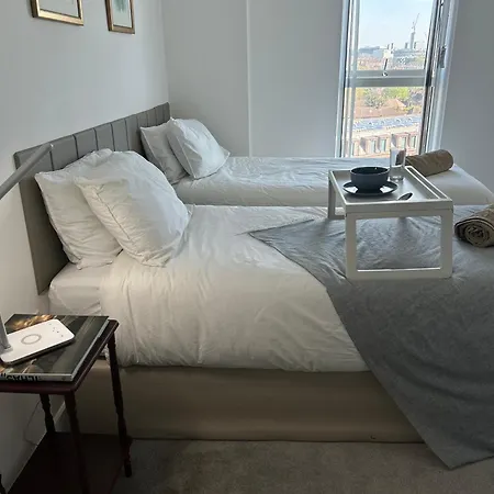Dionisio Cozy * Londra