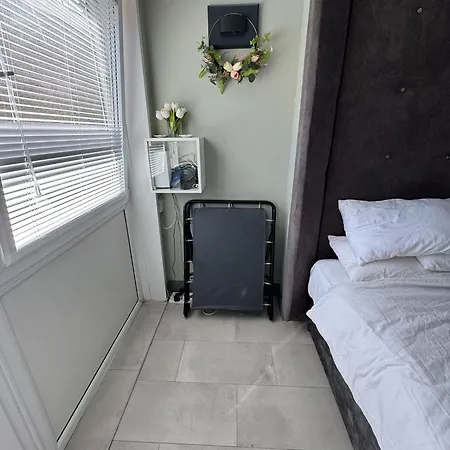 Stylish 1-bedroom Escape Apartment