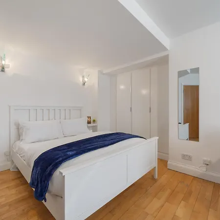 Apartment Stylish And Modern In Vibrant Soho Unbeatable Location Wdg
