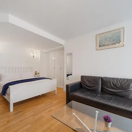 Stylish And Modern In Vibrant Soho Unbeatable Location Wdg London