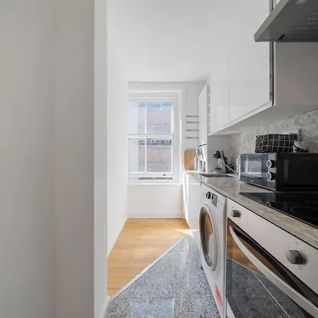 Stylish And Modern In Vibrant Soho Unbeatable Location Wdg * London