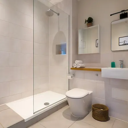 Clapham Park 1 Apartment London
