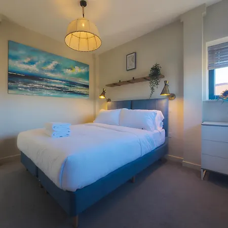 Clapham Park 1 * London