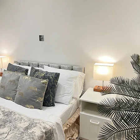 Monroe - In Prime Location *