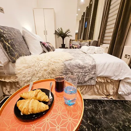 Monroe - In Prime Location * Londen