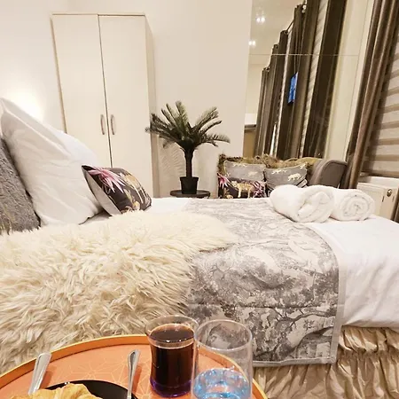 Monroe - In Prime Location Appartement Londen