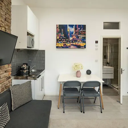 Stylish Flat For 2-4 By Kilburn & Hampstead Station