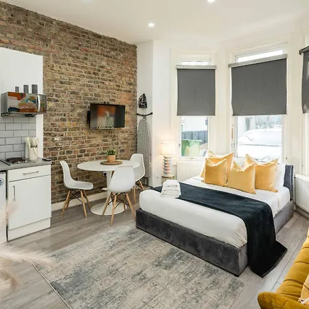 Apartment Comfortable By Kilburn & Hampstead Station London