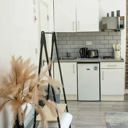 Apartment Comfortable By Kilburn & Hampstead Station London