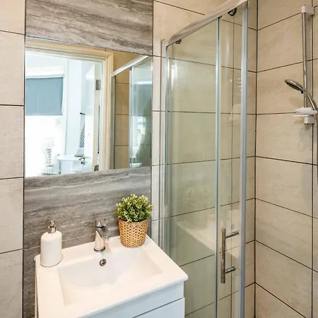 Apartment Comfortable By Kilburn & Hampstead Station