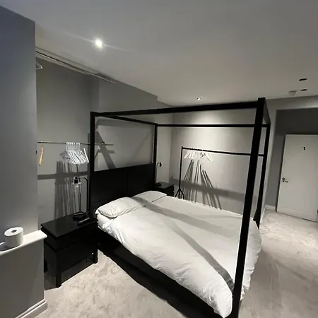 Affordable In Modern * Eltham