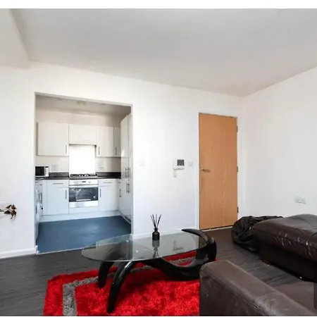 Apartment Modernized 1-bedroom Flat In Croydon