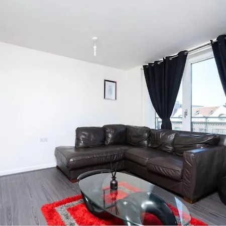 Apartment Modernized 1-bedroom Flat In Croydon