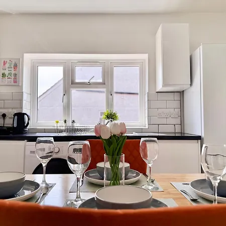 Splendid 2bed For Family 30mi To Ldn * London