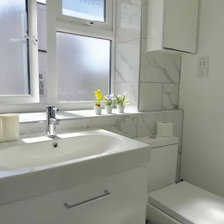 Apartment Splendid 2bed For Family 30mi To Ldn London