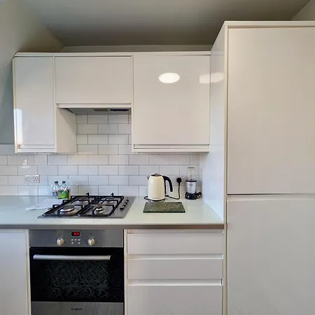 Chic Private In Shared Flat Free Parking Bromley